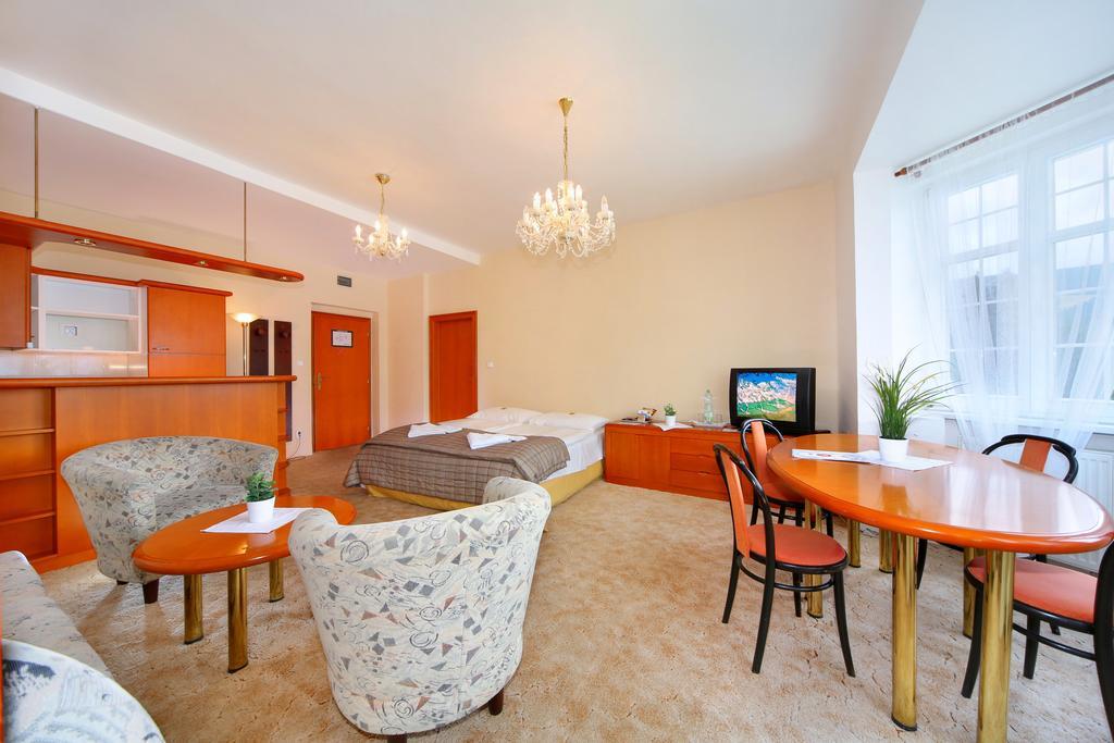 Palace Club Špindlerŭv Mlýn الغرفة الصورة