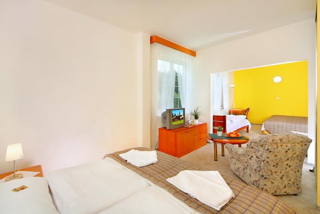 Palace Club Špindlerŭv Mlýn الغرفة الصورة
